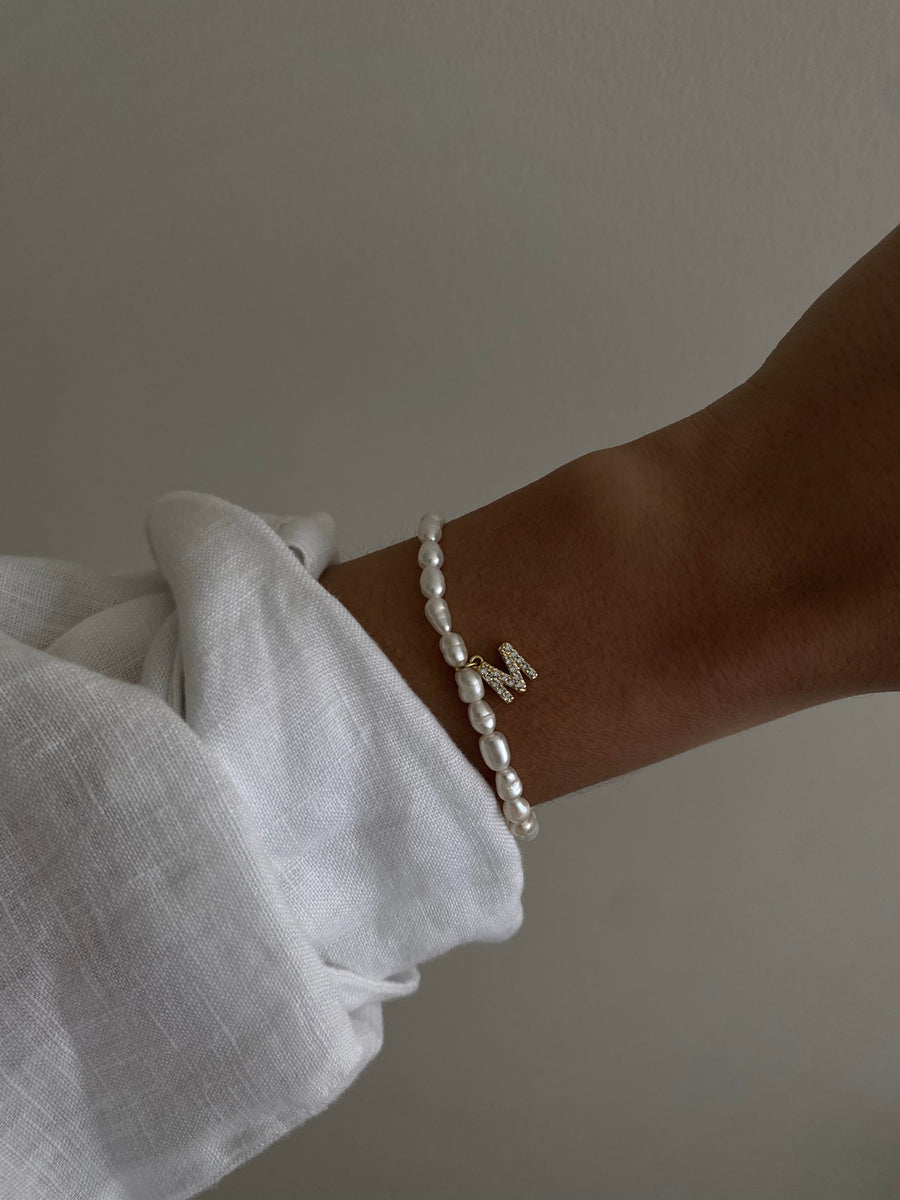 Pearl bracelet with initial