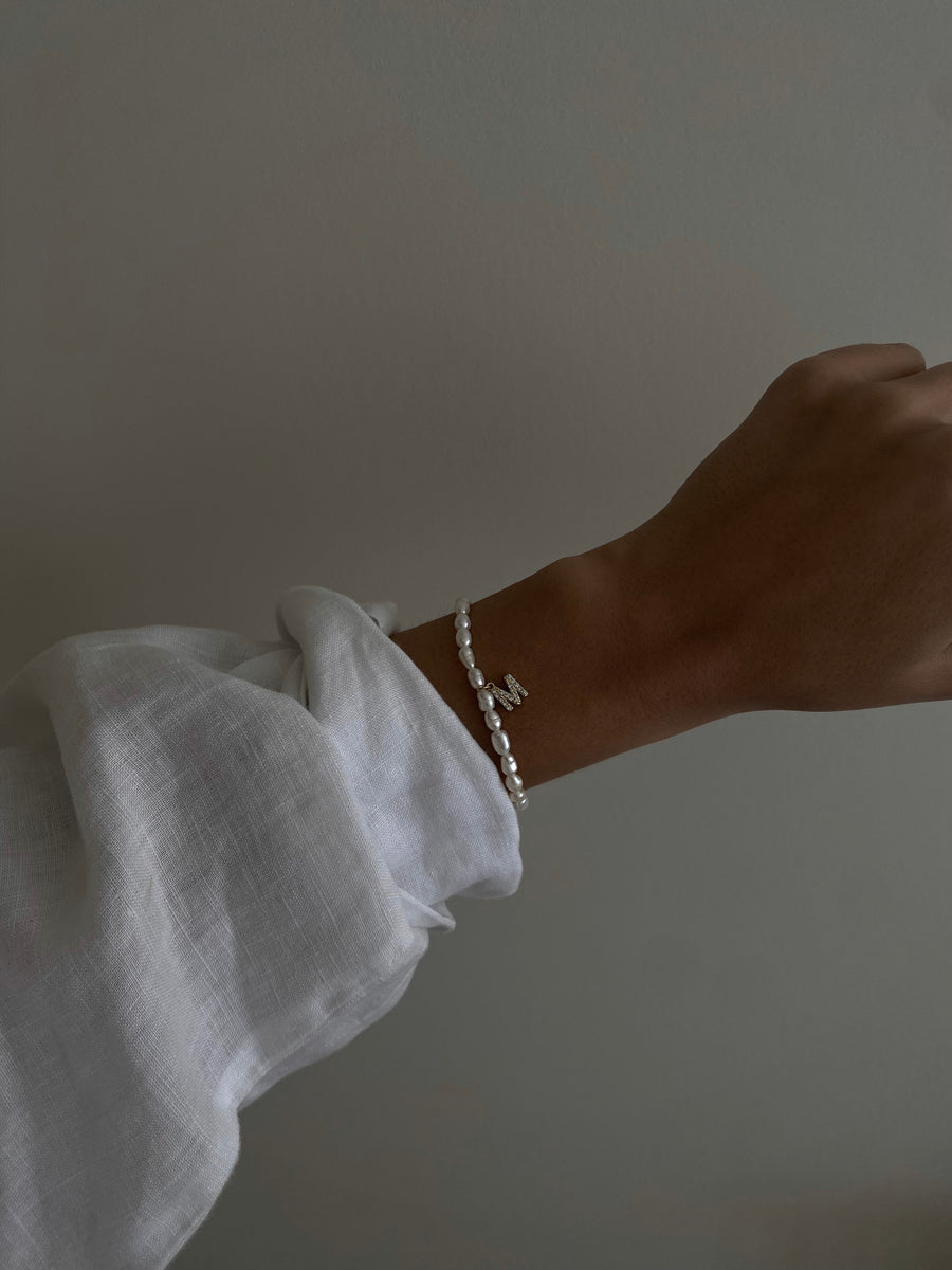 Pearl bracelet with initial